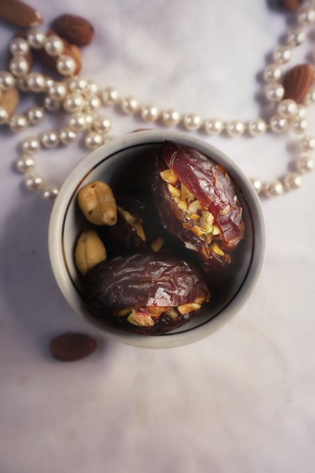 রেগুলার গরমেট ডেটস